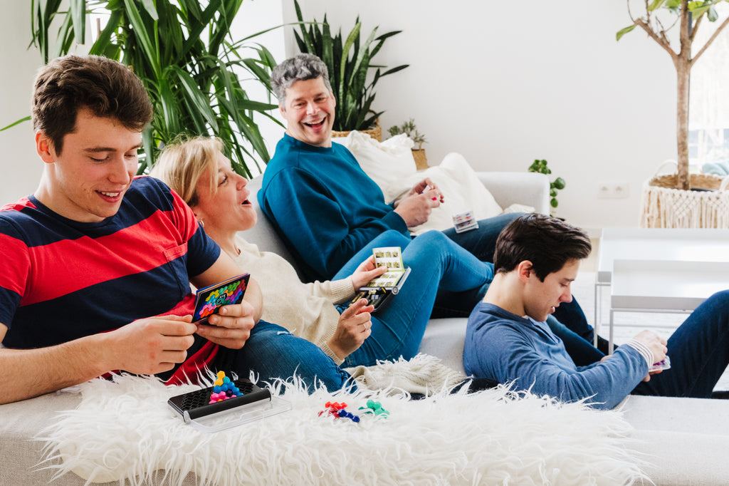 Smart Games: IQ Six Pro - Brainteaser Puzzle Game - 8yrs +