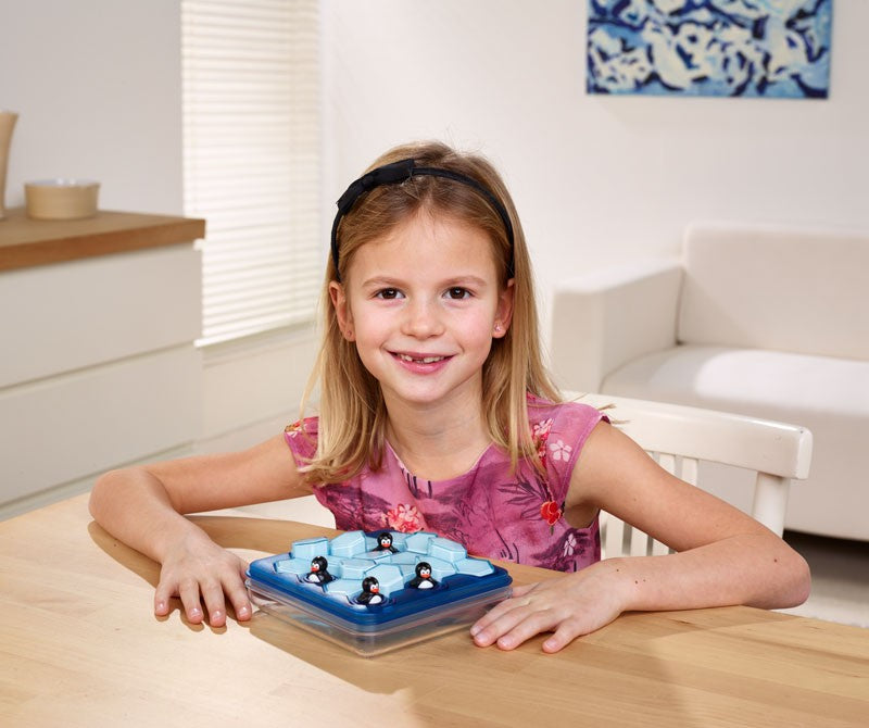Smart Games - Penguins Pool Party - Brainteasing Puzzle Game - 6yrs+