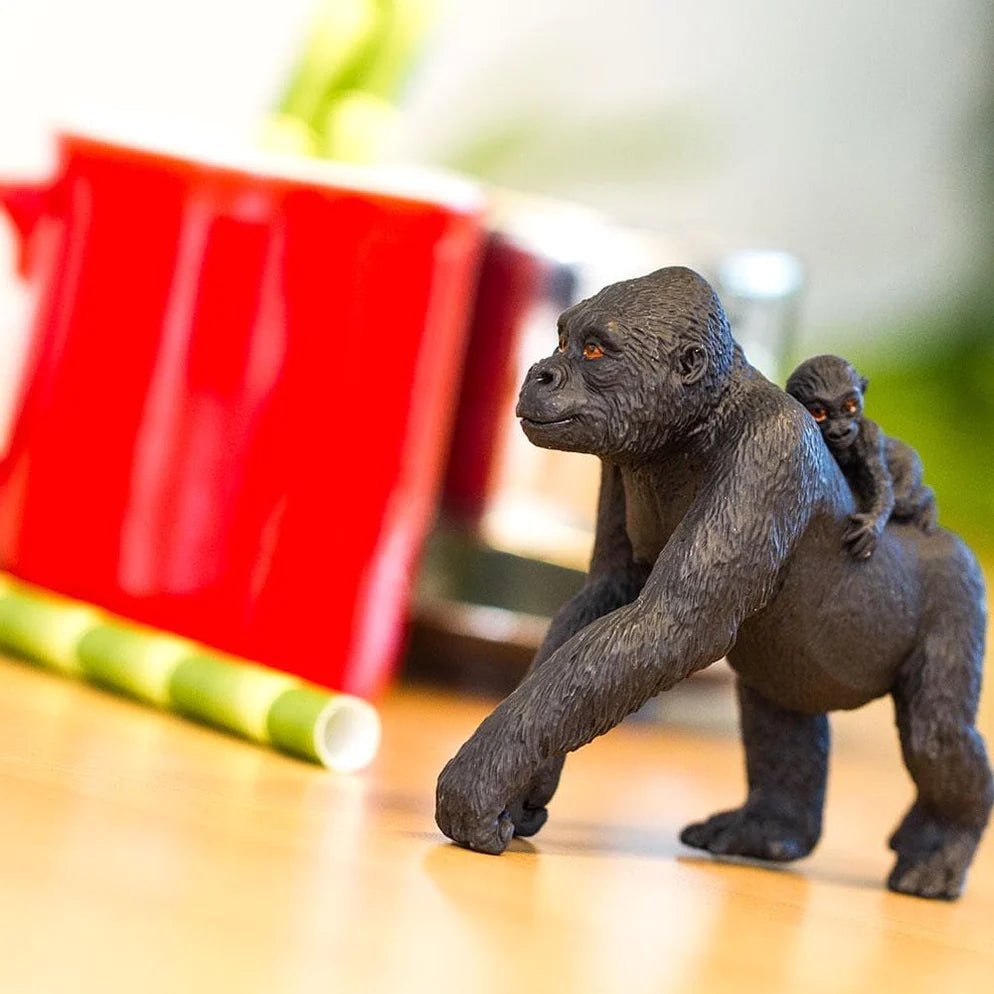 Lowland Gorilla with baby - Safari Ltd - Timeless Toys