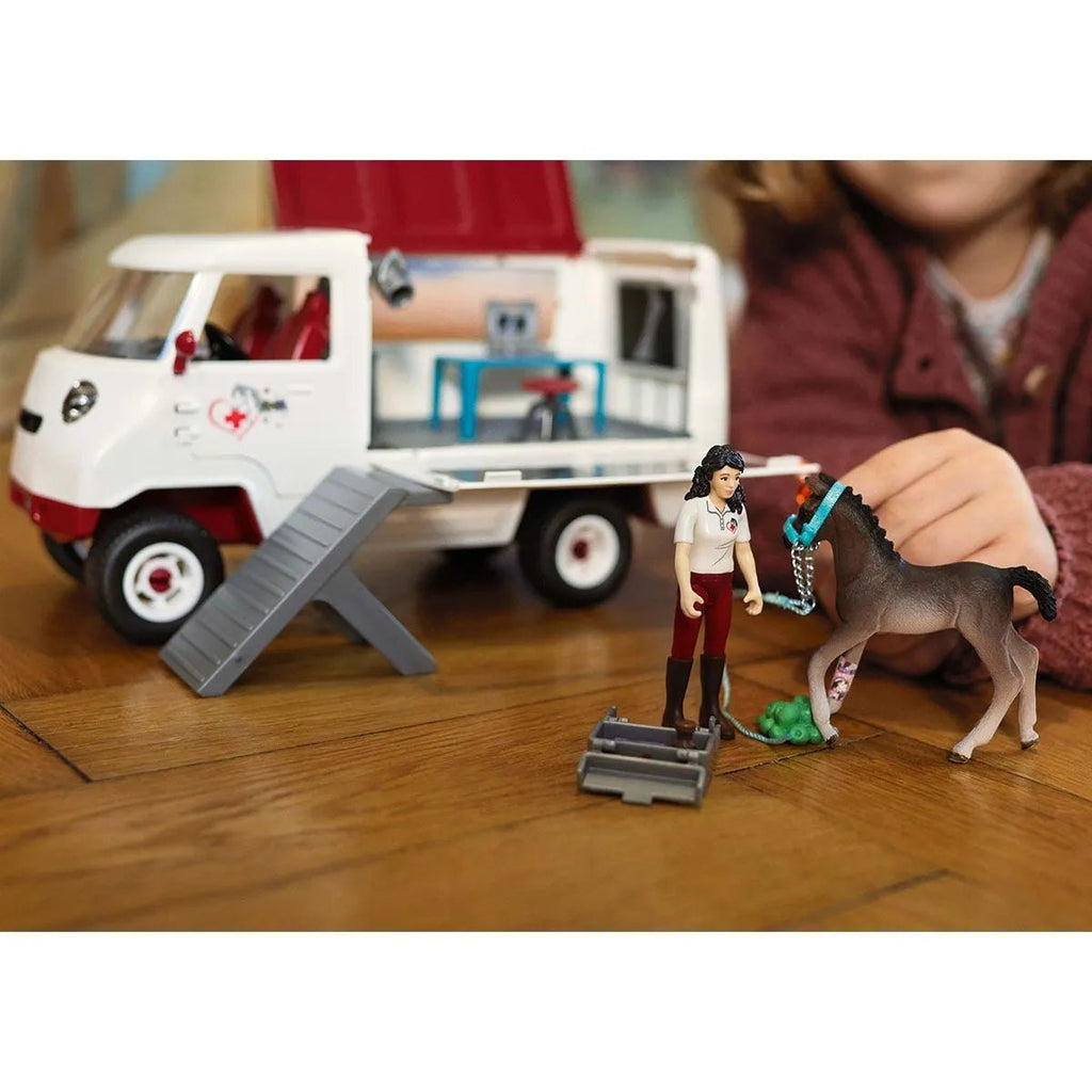 Schleich Horse Club - Mobile Vet with Hanoverian Foal - Timeless Toys